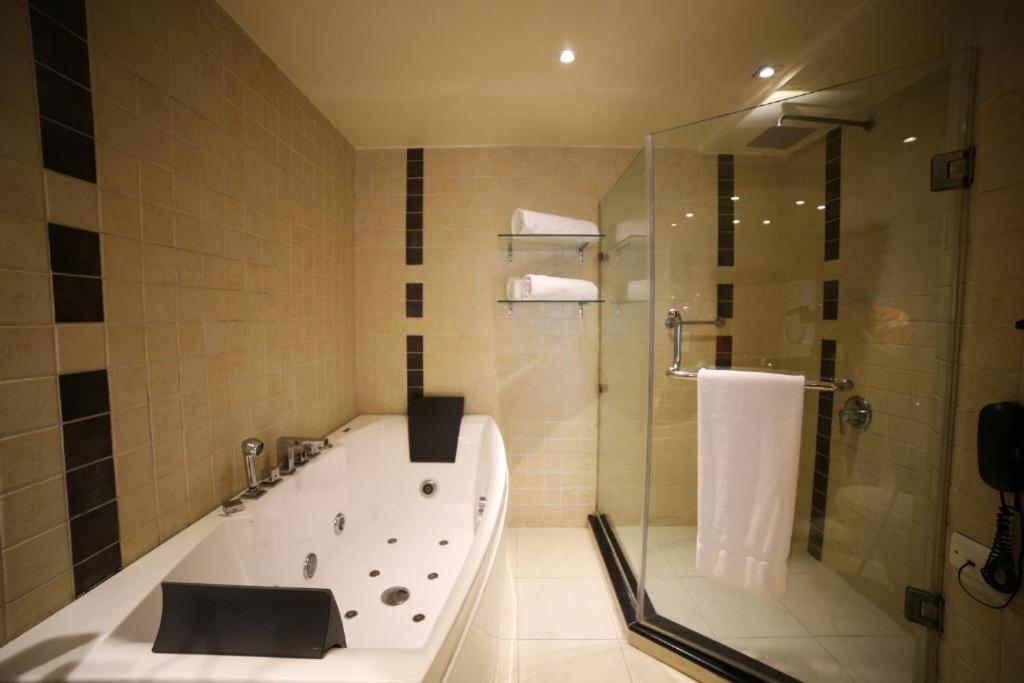 Park Lane Hotel Λαχόρη Εξωτερικό φωτογραφία